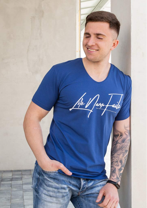 Мужская футболка с v-образным вырезом 22501