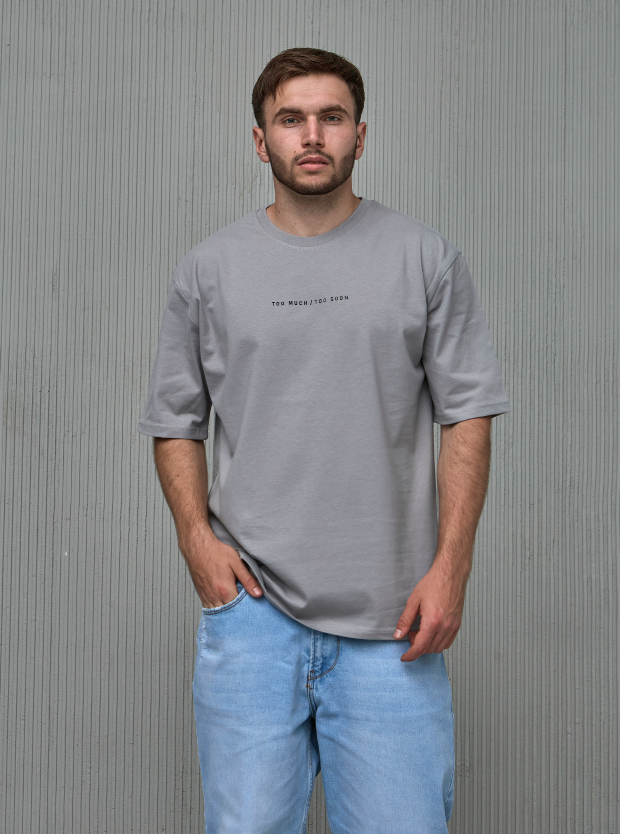 Футболка oversize с принтом TOO MUCH/TOO SOON Hector 40493