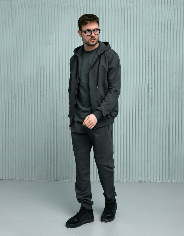 Спортивный костюм с кофтой на молнии и швами на штанах 17420