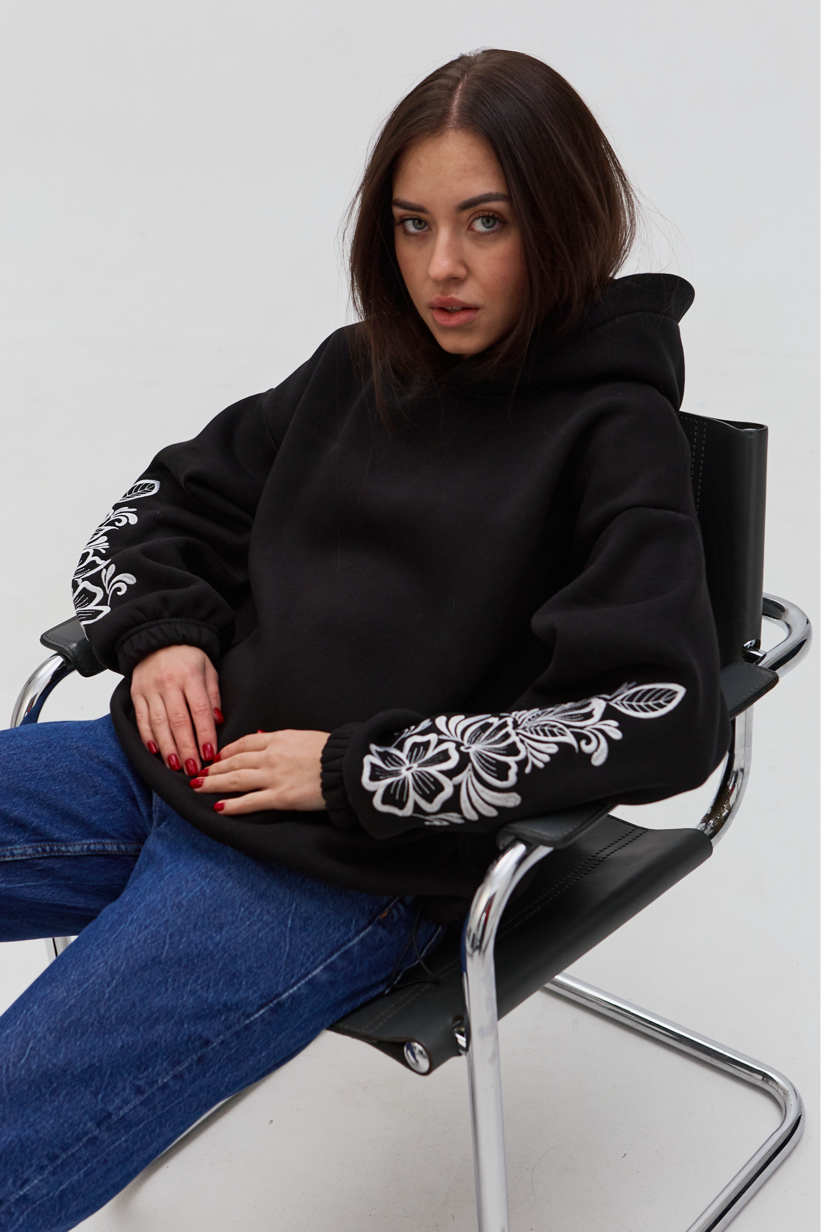 Женская толстовка oversize с красивой вышивкой Hector 24219