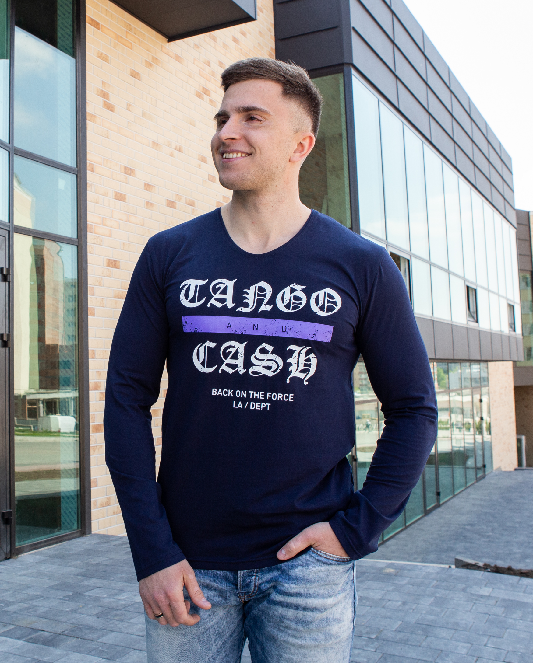 Лонгслів із v-подібним вирізом горловини 3106