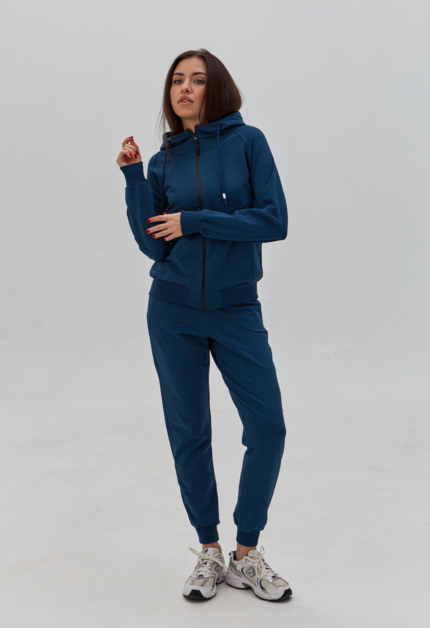 Женский спортивный костюм с кофтой на молнии 24083