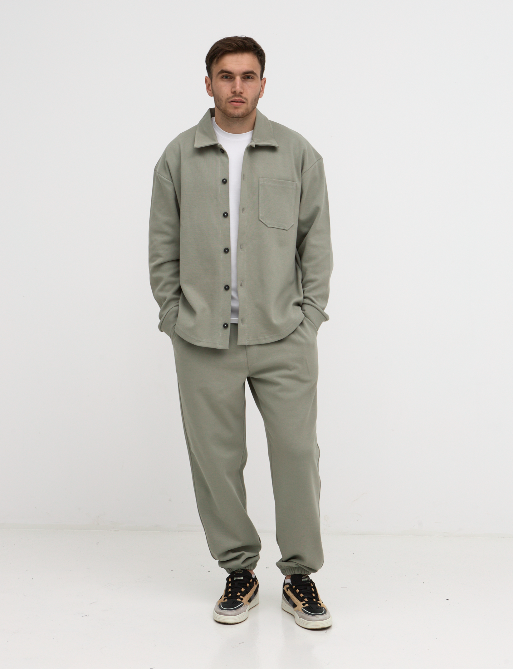 Чоловічий oversize костюм: рубашка з ґудзиками та штани на резинках 17436